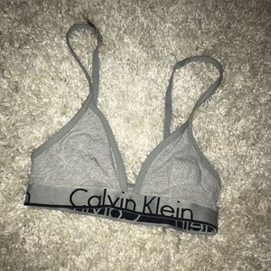 Calvin Klein Sports Bra Size Small